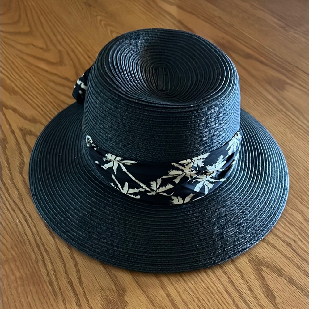 Women’s Wide Brim Hat